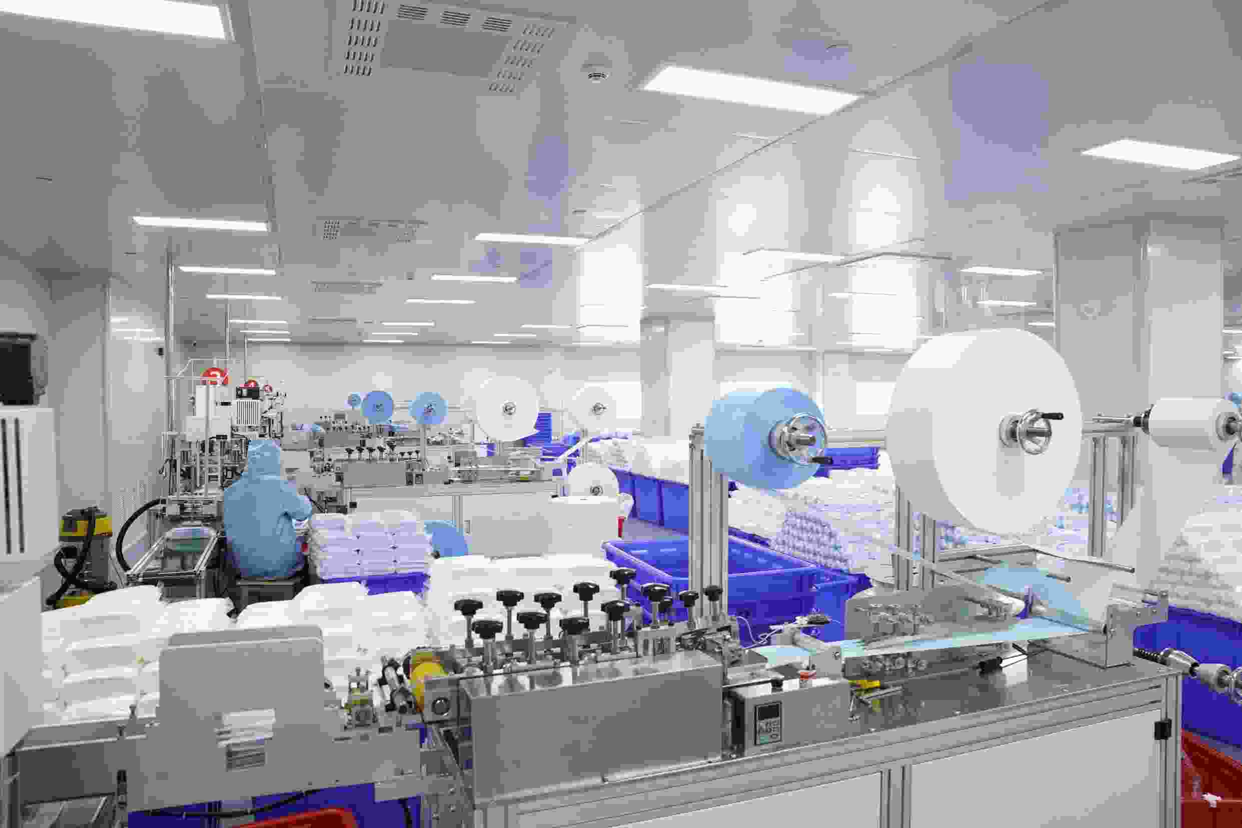 Efficient workflow on the dust coat assembly line