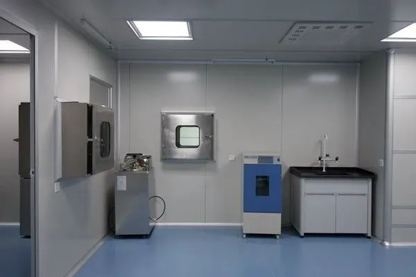 Clean & Organized Workspace